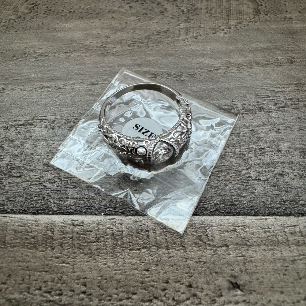 Elegant Silver Women's Ring